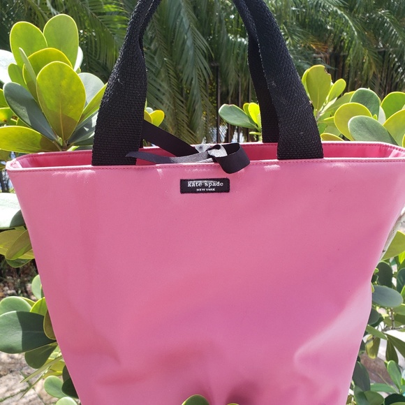kate spade Handbags - Vintage Kate Spade pink/black nylon bucket bag